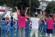 赵继伟和妻子去云南大山支教：愿世界多一点爱 愿世界充满爱