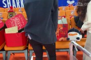 薯片脑袋实锤！李弘权上演小胖模仿秀 洛夫顿控诉圣诞礼物没薯片